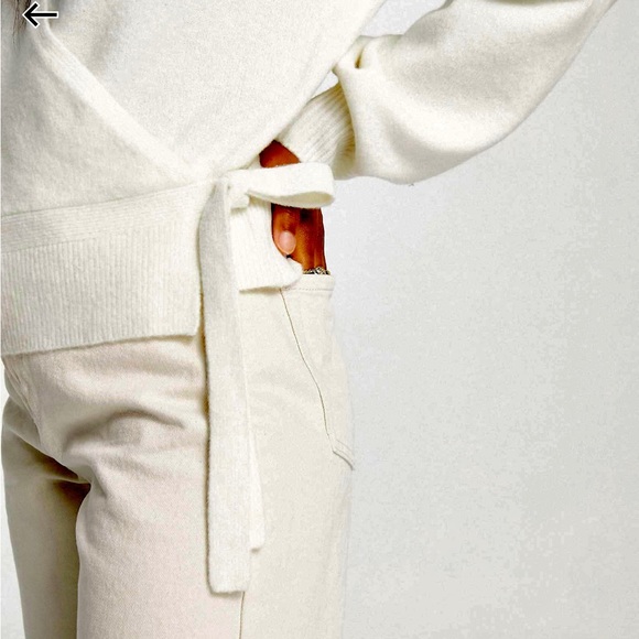 White wrap sweater - Picture 3 of 4